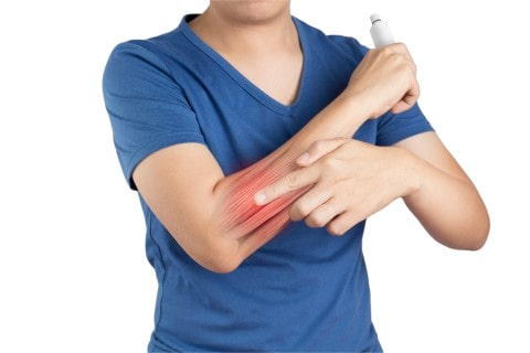 Picture of someone seeking upper arm muscle pain treatment