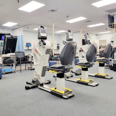 Picture of Melville, NY Physical Therapy upper body exercise machines for injury treatment.