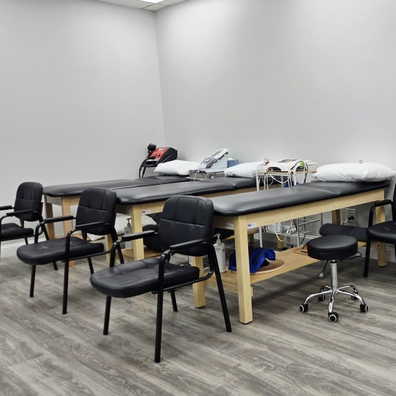 Suffolk Physical Therapy & Chiropractic personal injury rehabilitation PT bay in Port Jefferson Station NY